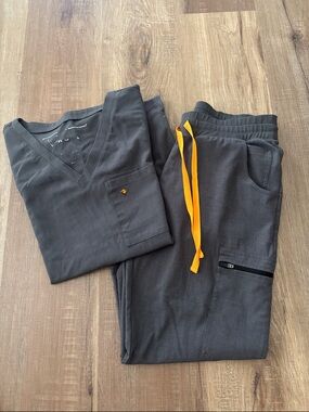 Women’s Poppy Charcoal Scrub Set with Orange Drawstring